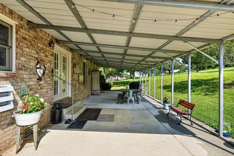 Exterior - 1377 Chestnut Grove Rd, Morrison, TN 37357 photo 9 of 15