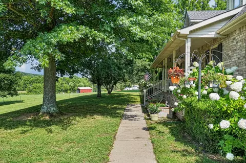 Exterior - 1377 Chestnut Grove Rd, Morrison, TN 37357 photo 4 of 15