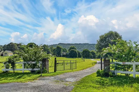 Exterior - 1377 Chestnut Grove Rd, Morrison, TN 37357 photo 2 of 15