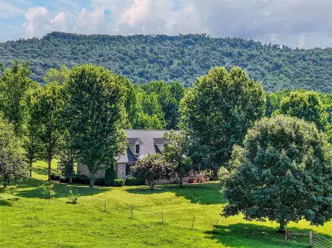 Exterior - 1377 Chestnut Grove Rd, Morrison, TN 37357 photo 5 of 15