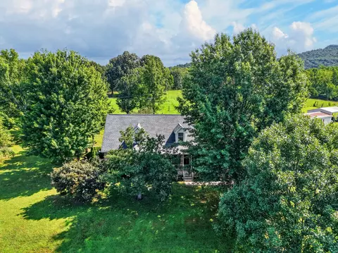 View/Area - 1377 Chestnut Grove Rd, Morrison, TN 37357 photo 6 of 9