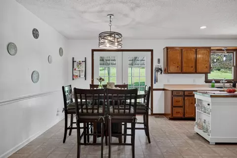 Dining - 1377 Chestnut Grove Rd, Morrison, TN 37357 photo 1 of 2