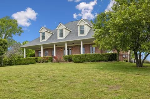 Exterior - 314 Fairview Rd, Dickson, TN 37055 photo 6 of 22