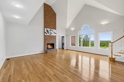 Living - 314 Fairview Rd, Dickson, TN 37055 photo 2 of 6