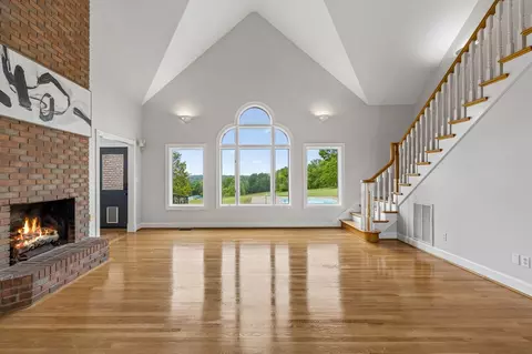 Living - 314 Fairview Rd, Dickson, TN 37055 photo 5 of 6