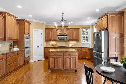 Kitchen - 2003 Fishers Loop, Spring Hill, TN 37174 photo 4 of 5