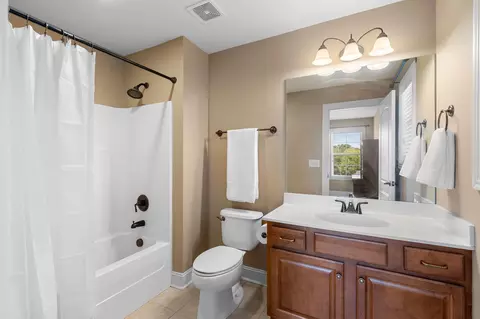 Bath - 2003 Fishers Loop, Spring Hill, TN 37174 photo 6 of 7