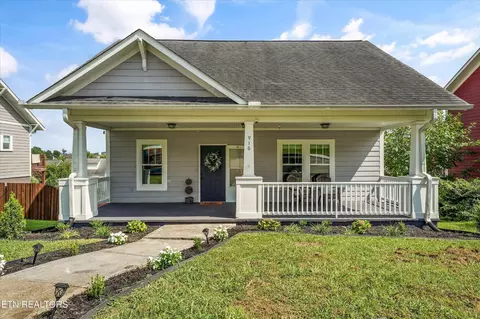 916 Knoxville College Dr, Knoxville, TN 37921