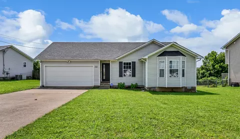 707 Shetland Dr, Oak Grove, KY 42262