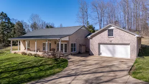 15 Clifton Rd, Lawrenceburg, TN 38464