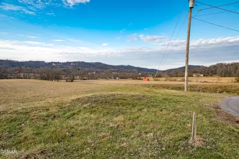 4 Monhollen Dr, Sevierville, TN 37862