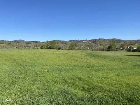 8 Spring View Dr, Sevierville, TN 37862
