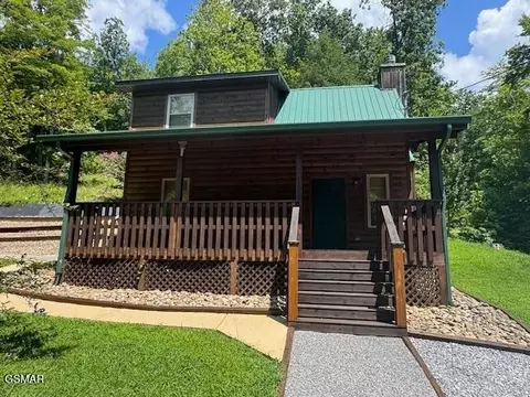 2155 Newt Huff Ln, Sevierville, TN 37862