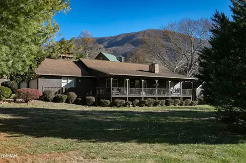 3550 Sugar Tree Dr, Sevierville, TN 37862