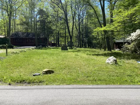 9 E Scenic Dr, Gatlinburg, TN 37738