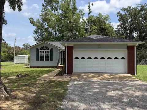 155 Willow St, Savannah, TN 38372