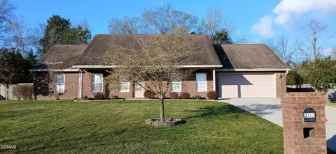 200 Flora Dr, Lenoir City, TN 37771