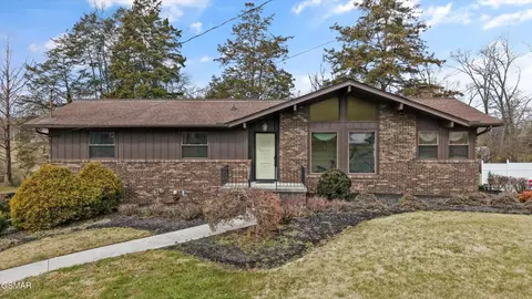 605 Woodland Dr, Clinton, TN 37716
