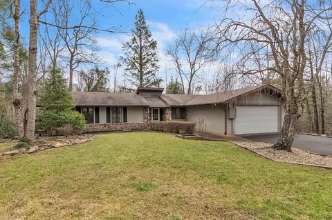 205 Mockingbird Dr, Gatlinburg, TN 37738