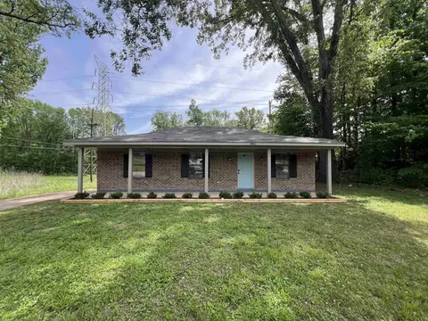 3065 Peggy Rd, Memphis, TN 38128