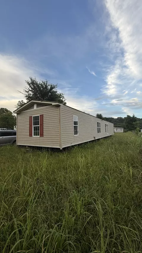 93 Pawnee Dr, Bradyville, TN 37026