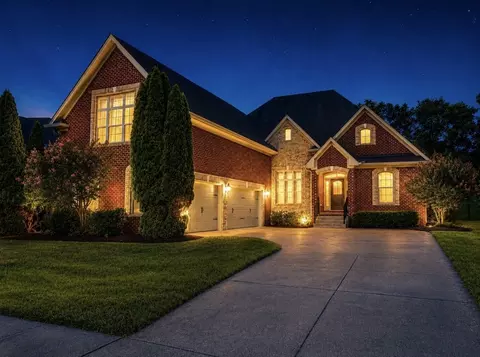 1007 Broughton Pl, Gallatin, TN 37066