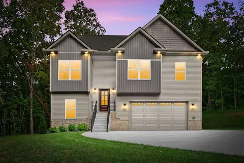 2210 Palmyra Rd, Palmyra, TN 37142