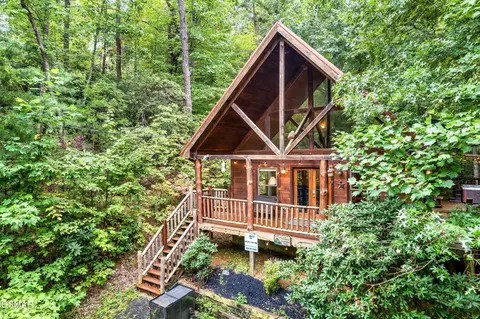 2475 E View Dr, Sevierville, TN 37876