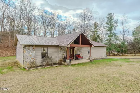 224 Lenz Dr, Kodak, TN 37764