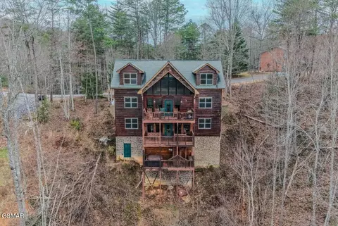 4170 Chamberlain Ln, Sevierville, TN 37862