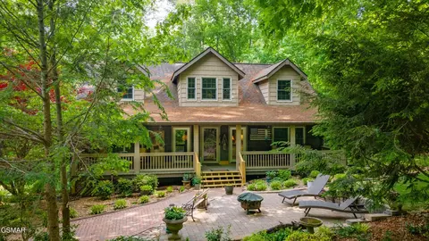 3803 Westwood Dr, Sevierville, TN 37862