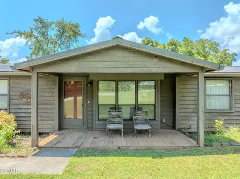 1369 Paradise Ln, Dandridge, TN 37725