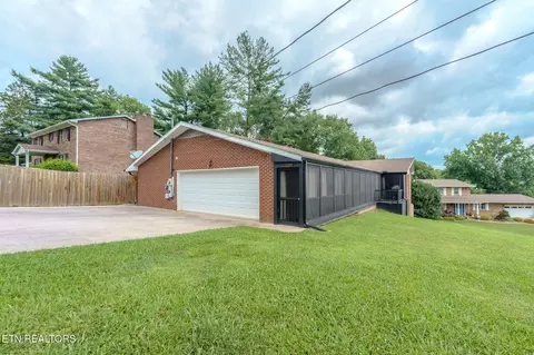 1414 Rosalyn Dr, Knoxville, TN 37914