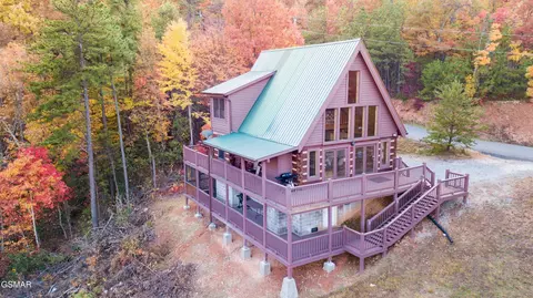 3059 Perry Circle Ln, Sevierville, TN 37862