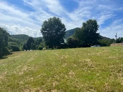 21 Westover Dr, Sevierville, TN 37862