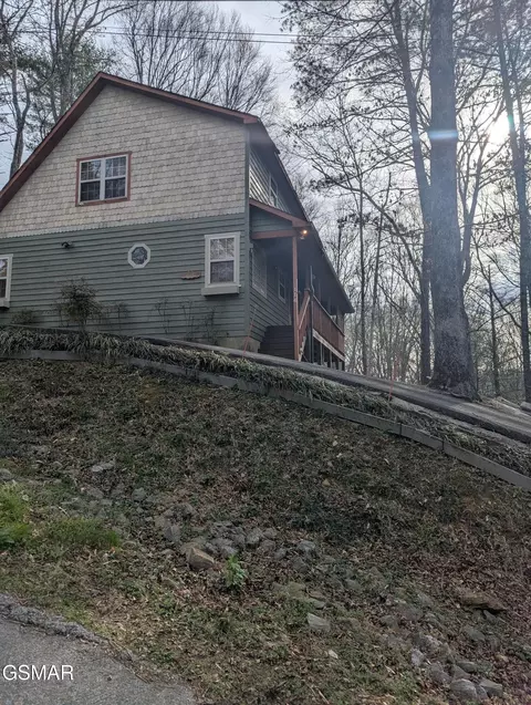 114 Cutter Gap Rd, Townsend, TN 37882