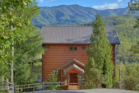 4310 Firefly View Way, Gatlinburg, TN 37738