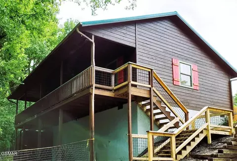 905 Sunrise Blvd, Sevierville, TN 37862