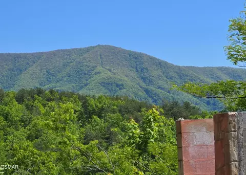 2759 Hatcher Mountain Rd, Sevierville, TN 37862