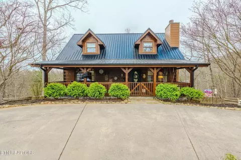 839 W Gold Dust Dr, Pigeon Forge, TN 37863
