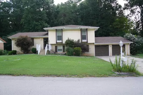 9595 Priscilla Dr, Chattanooga, TN 37421