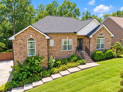 4092 Summit Dr, Greenbrier, TN 37073