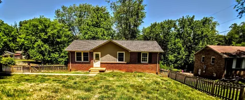 2051 Shelby Dr, Clarksville, TN 37043