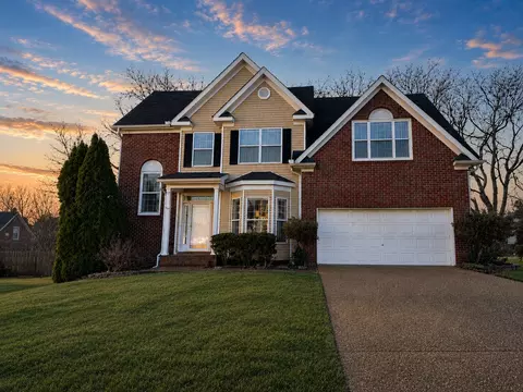 2817 Lafayette Dr, Thompsons Station, TN 37179