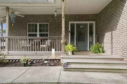 Exterior - 1107 Glendale Dr, Dickson, TN 37055 photo 2 of 9