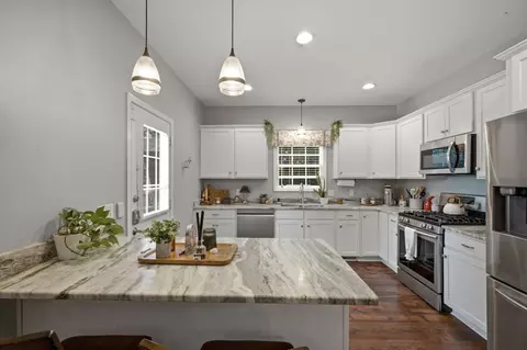 Kitchen - 1107 Glendale Dr, Dickson, TN 37055 photo 3 of 4