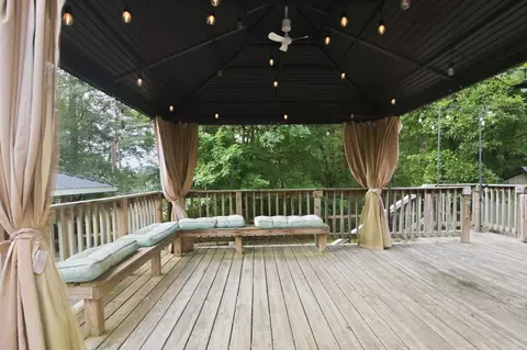 Exterior - 1107 Glendale Dr, Dickson, TN 37055 photo 3 of 9