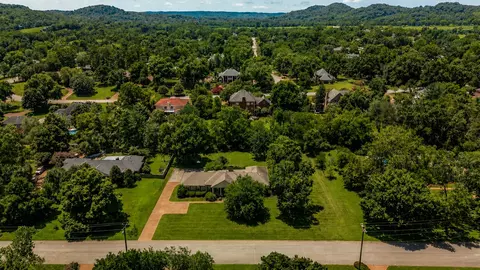 6372 Chickering Cir, Nashville, TN 37215