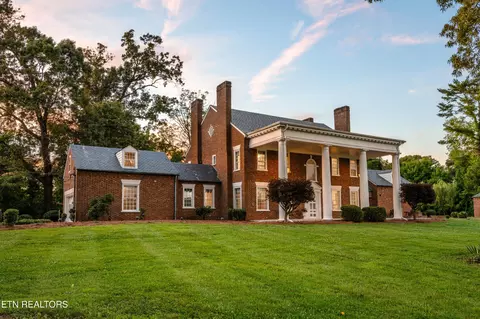 2112 Manor Dr, Knoxville, TN 37920