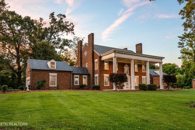 2112 Manor Dr, Knoxville, TN 37920